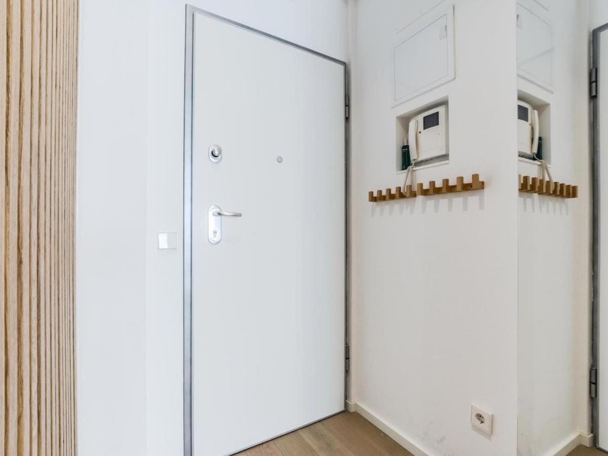 Apartamento Reformado En La Calle Pez Alquiler Temporal Madrid Exterior foto